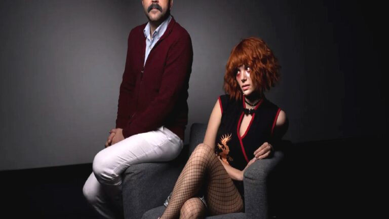 Broadway’in yükselen oyunu “Job” Türkiye’de: Başrollerde Leyla Tanlar ve Sarp Akkaya var