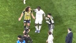 Derbide Guendouzi ile Ersin arasında gerginlik! İlk yarının bitimiyle….