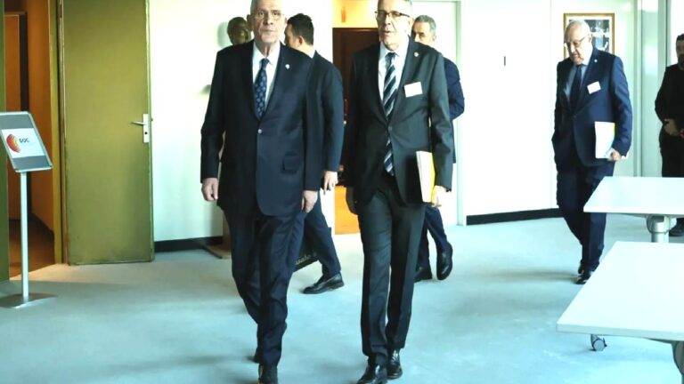 Dervişoğlu: Belediye başkanlarına ve tutuklu gazetecilere yönelik operasyonların hukuki olmaktan çok siyasi operasyon olduğu kanaati hakim