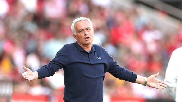 Jose Mourinho için flaş iddia! Geri mi dönüyor?