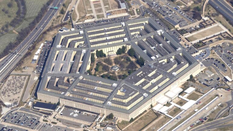 ‘Pentagon iki üst düzey generali daha görevden aldı’