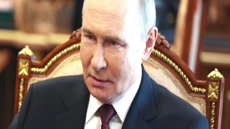 Putin’den uzay sektörü mesajı: Sorunlara rağmen Rus kozmonotiği kendine güveniyor