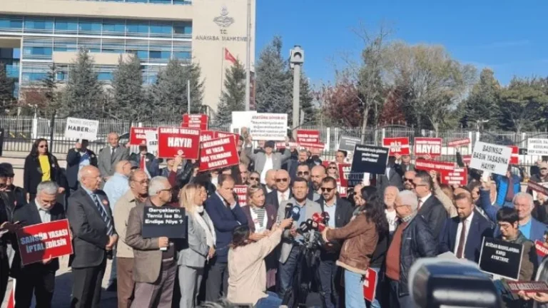 Uluslararası basın örgütlerinden ortak çağrı: Türkiye’de 83 gazetecinin yargılanmasına neden olan ‘dezenformasyon yasası’ derhal kaldırılsın