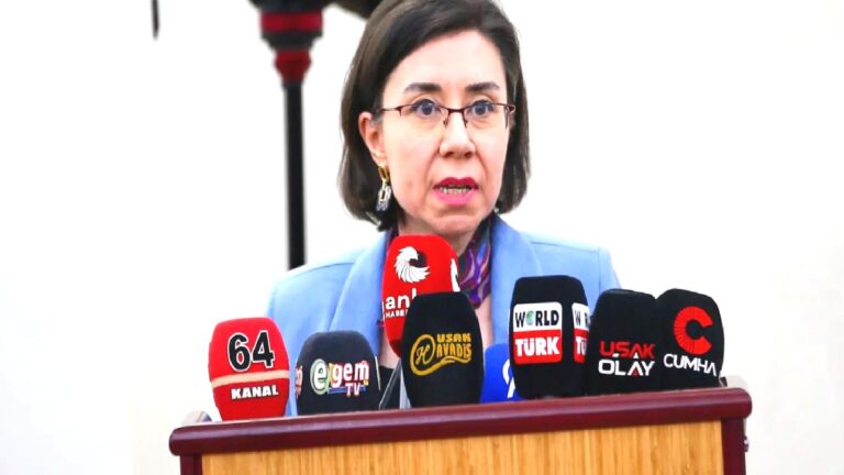 Uşak Belediye Başkanı Özkan Yalım’ın yerine CHP’li Meclis Üyesi Hatice Terekeci Özkan seçildi
