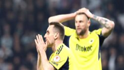 Usta yazarlardan sert sözler! “Fenerbahçe futbolcuların oyuncağı olmuş”