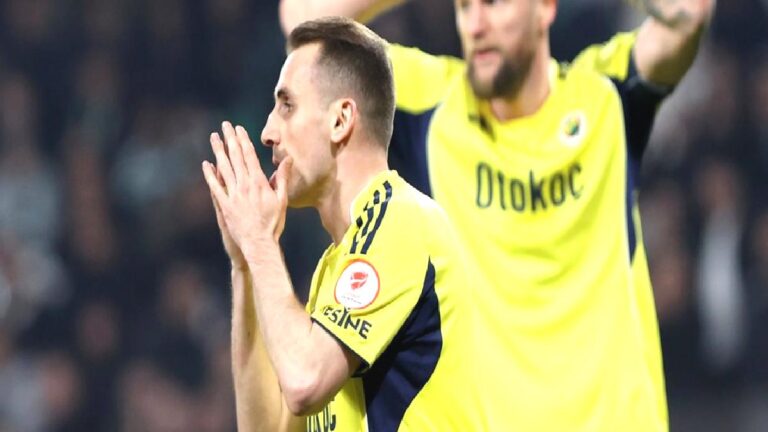 Usta yazarlardan sert sözler! “Fenerbahçe’yi bu hale düşürenler utansın”