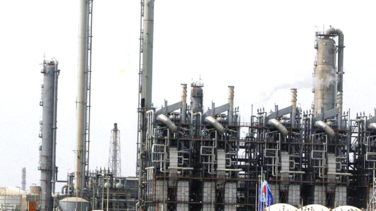 ABD, İran petrolünün Çin’e satışındaki rolü nedeniyle 12 kişi ve kuruluşa yaptırım uyguladı