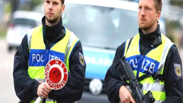 Almanya bir yılda 35 bin kişiyi sınırdan geri çevirdi