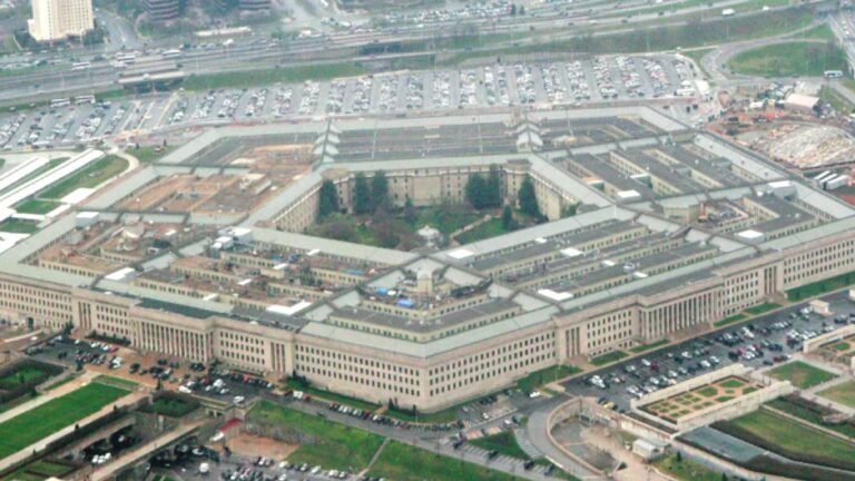 Amerikan medyası: ABD, olası bir çatışmada Avrupa’ya gönderebileceği asker sayısını azaltıyor