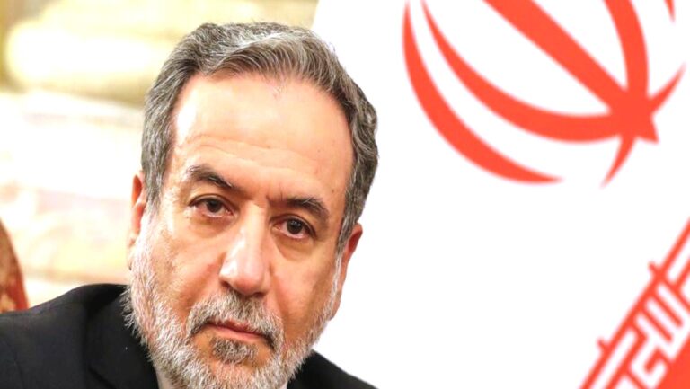 Arakçi: Özgürlük Projesi, kör düğüm projesidir