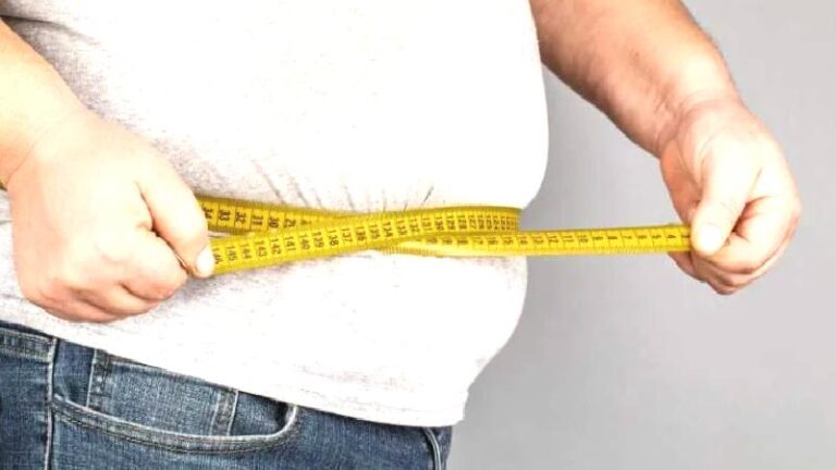 Araştırma: Uzun çalışma saatleri obezite riskini artırıyor