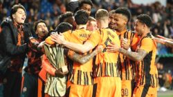 Arda Turan’lı Shakhtar Donetsk şampiyonluğa emin adımlarla gidiyor!