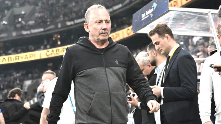 Beşiktaş 28 oyuncusuna veda edecek!