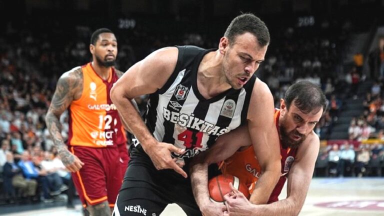 Beşiktaş ile Galatasaray yarı final bileti için parkeye çıkıyor!