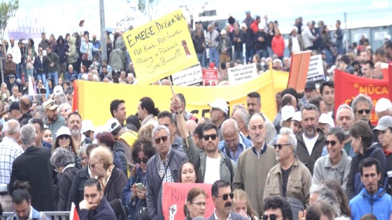 Binlerce emekçi 1 Mayıs’ta Gündoğdu Meydanı’nı doldurdu: Emek, adalet, özgürlük ve demokrasinin hâkim olduğu düzeni inşa edeceğiz!