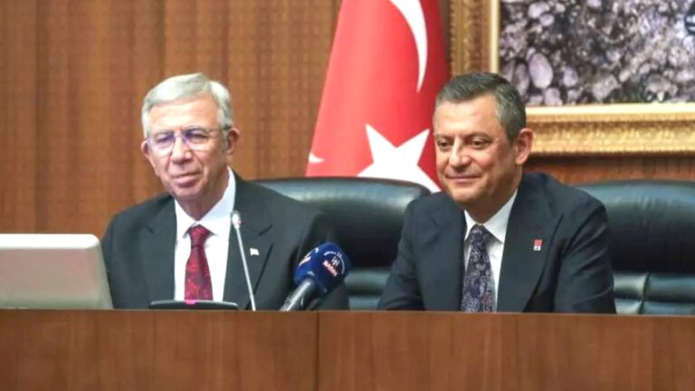 CHP lideri Özel’in bayramlaşma programı | Mansur Yavaş’tan kurultay çağrısı: Değişim umudu kişisel vefa duygumun üzerinde