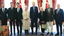 Cumhurbaşkanı Erdoğan, 1960 darbesi ardından idam edilen siyasilerin aileleriyle bir araya geldi