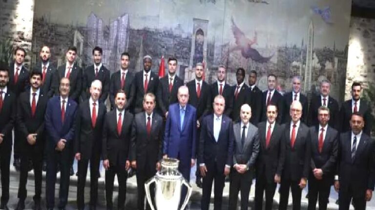 Cumhurbaşkanı Erdoğan, şampiyon Galatasaray’ı kabul etti