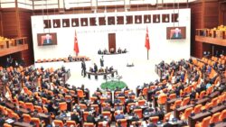 Fahiş site aidatlarına ilişkin düzenlemeleri de içeren teklif kabul edildi