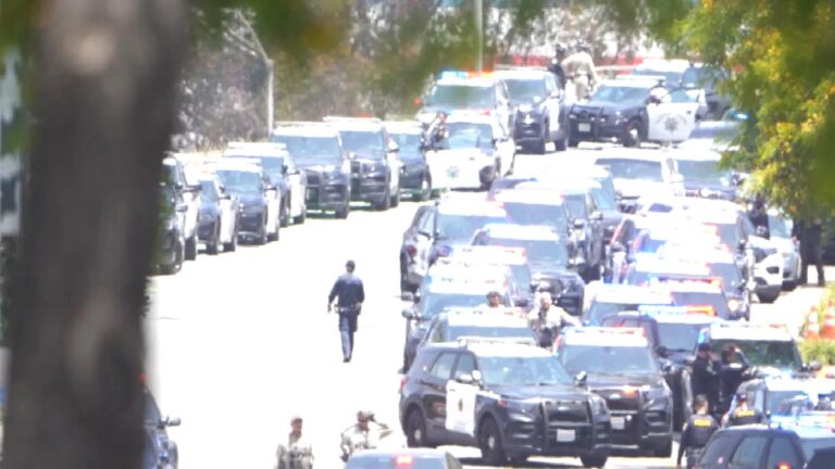 FBI: San Diego İslam Merkezi saldırganlarıyla bağlantılı evlerde 30 silah ele geçirildi