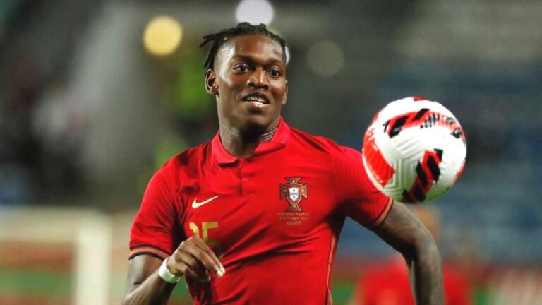 Fenerbahçe ve Galatasaray’a transferde Rafael Leao müjdesi!