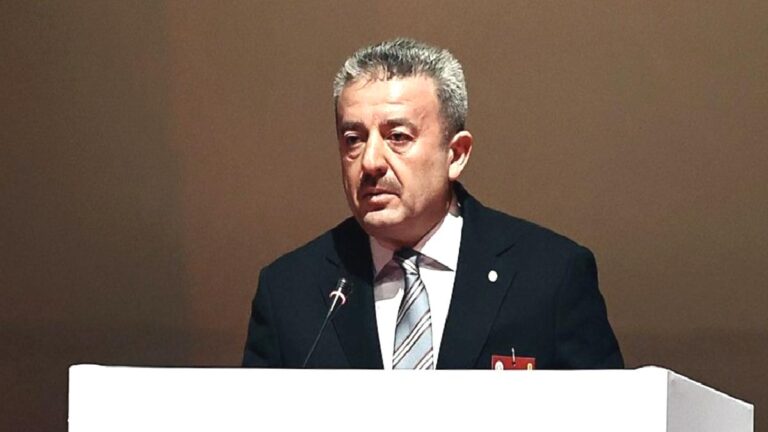 Galatasaray’da İbrahim Hatipoğlu görevinden istifa etti!
