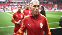 Galatasaray’ın yıldızı Torreira’ya yumruklu saldırı!