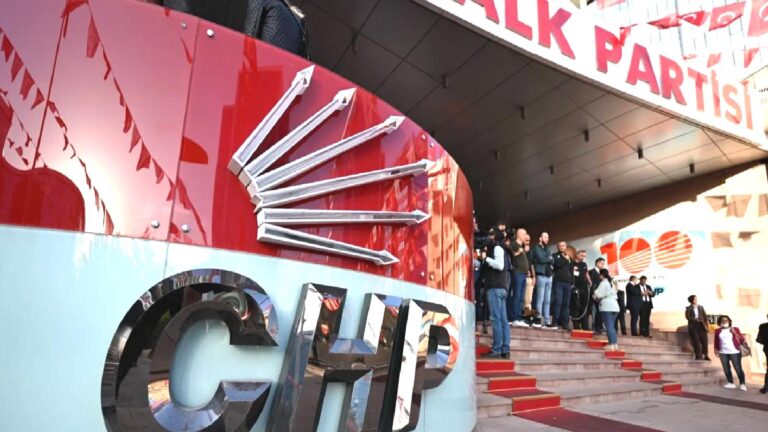 Gelecek Partili Üstün: CHP, 26 Temmuz’a kadar kongre yapmazsa bu tarihten sonra yapılacak seçimlere giremeyecek!