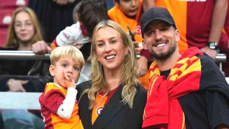 Mertens ailesi Galatasaray maçı için İstanbul’a geldi