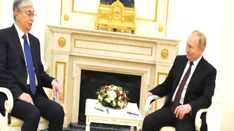 Putin’den Kazakistan Cumhurbaşkanı Tokayev’e ‘Zafer Günü’ teşekkürü