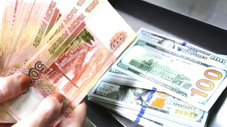 Ruble Mayıs ayında ABD dolarına karşı en çok değer kazanan ikinci para birimi oldu