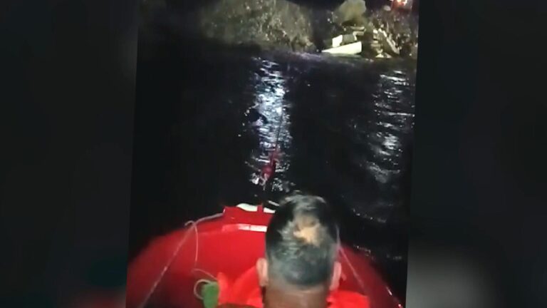 Su seviyesi yükselince derede mahsur kaldılar: 4 kişiyi AFAD kurtardı