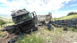 TAG Otoyolu’nda tır viyadükten düştü: 3 ölü, 3 yaralı