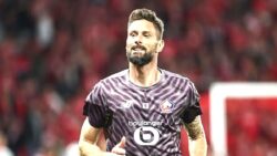 Timsah gözünü kararttı