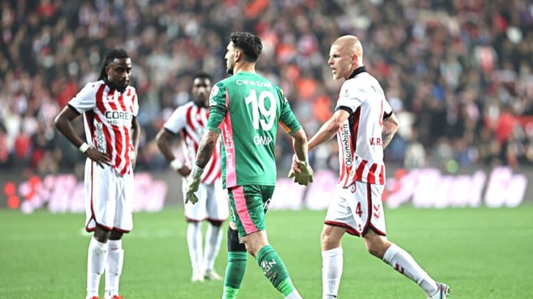 Trio ekibi Samsunspor – Galatasaray maçını yorumladı! Günay’ın kırmızı kart gördüğü pozisyon…