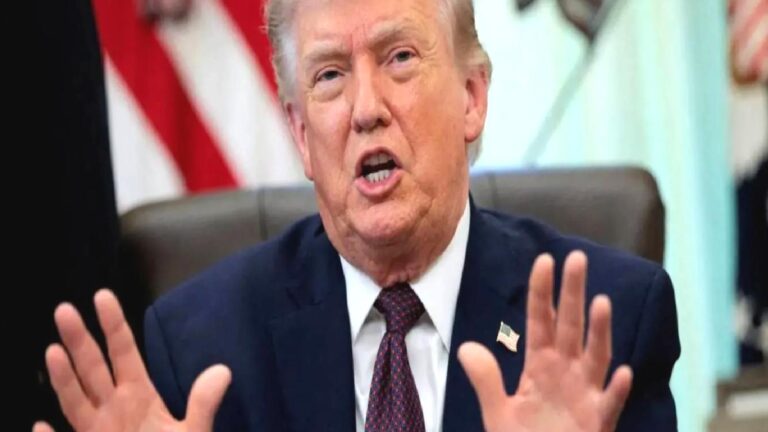 Trump: Anlaşma olana kadar abluka yürürlükte kalacak