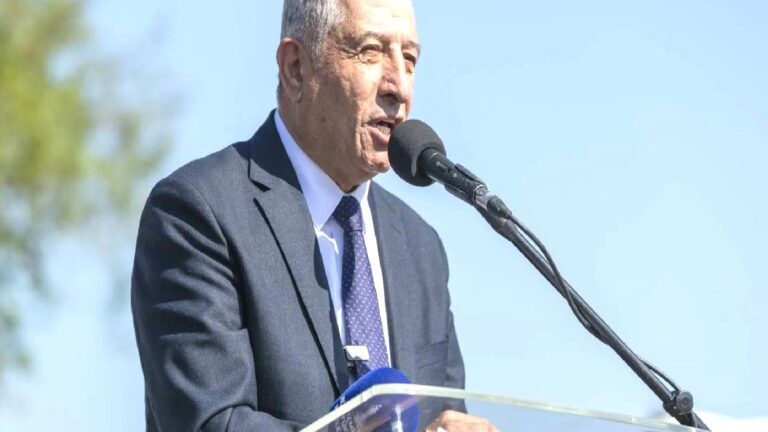 Tutuklu Güzelbahçe Belediye Başkanı Günay görevden uzaklaştırıldı