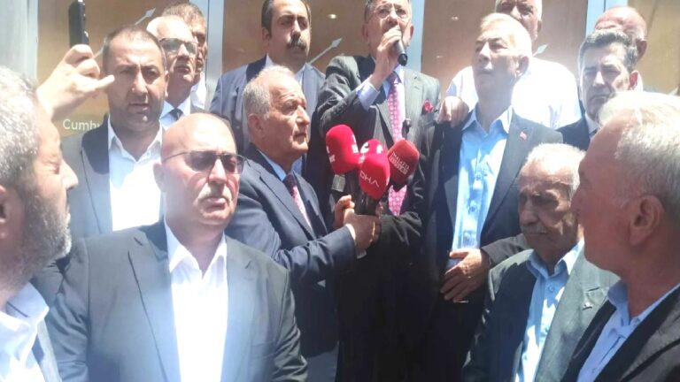 Veli Ağbaba: Özgür Özel’in yol arkadaşı olmanın bedelini ödemeye hazırım
