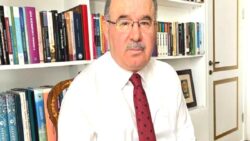 AKP’nin kurucularından Hüseyin Çelik: Köylü Mehmet Ağa, köy kahvesinde karnından konuşabilir ama üniversitenin, medyanın konuşmamak, gerçekleri haykırmamak gibi bir lüksü yoktur