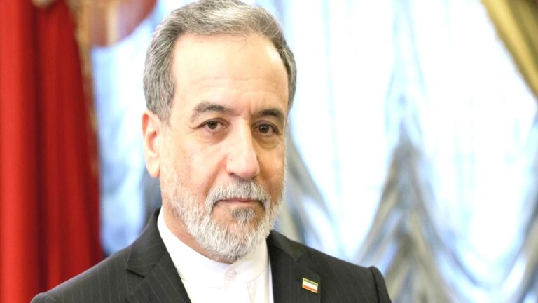 Arakçi: ABD ile anlaşma Hürmüz Boğazı ve deniz ablukasının kaldırılmasını kapsıyor