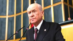 Cumhuriyet yazarı Bursalı: Bahçeli’nin iki ayrı partinin ortaya çıkmasından duyduğu rahatsızlık ve endişe nedir?