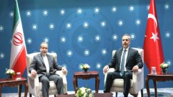 Dışişleri Bakanı Fidan İranlı mevkidaşı Arakçi ile görüştü