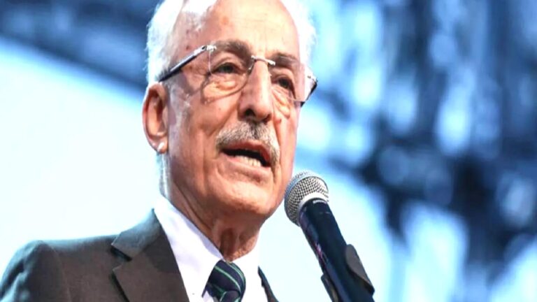 Eski CHP Genel Başkan Yardımcısı Karayalçın: CHP adıyla devam etmeli, sonuna kadar direnmeliyiz