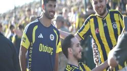 Fenerbahçe çalışmalarını taraftara açık idmanla sürdürdü