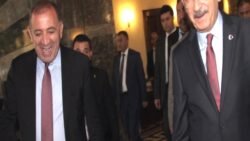 Gürsel Tekin’den CHP’lilere: Kılıçdaroğlu, sizi var eden lideriniz; onun döneminde tek bir itirazınızı duymadım