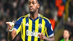 Jhon Duran komşularını çılgına çevirdi! Polise şikayet ettiler