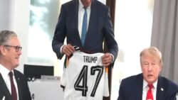 Merz’in Trump’a hediye ettiği Almanya forması hatalı çıktı