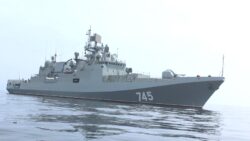 Rus fırkateyni Manş Denizi’nde İngiliz bayraklı tekneye uyarı ateşi açtı