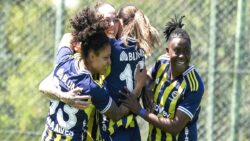 Fenerbahçe arsaVev Kadın Futbol Takımı’nda 7 oyuncuyla yollar ayrıldı.