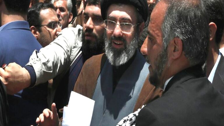İran lideri Hamaney: Trump’ın imzası güvenilirliğini tamamen yitirdi